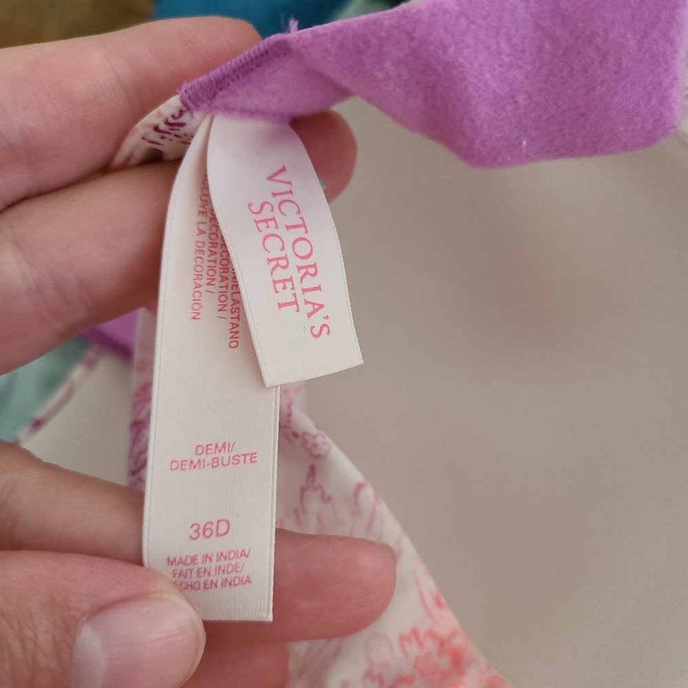Victoria's Secret Demi Bra Size 36D - Picture 5 of 6